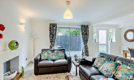 2 Bed in Stratford -upon- Avon 1