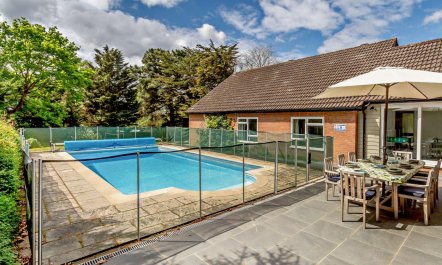 5 Bed in Woodbridge 4