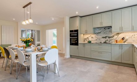 5 Bed in Woodbridge 1