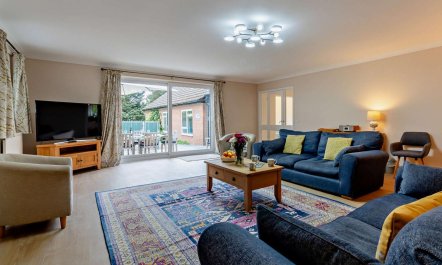 5 Bed in Woodbridge 3