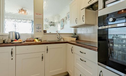1 Bed in Tenby 5