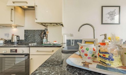 3 Bed in Tenby 8