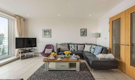 3 Bed in Tenby 2