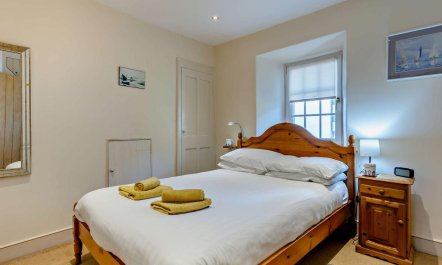 2 Bed in Aberdovey 4