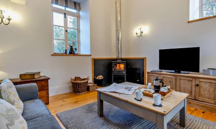 2 Bed in Painscastle 1