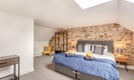 6 Bed in Petrockstow 4