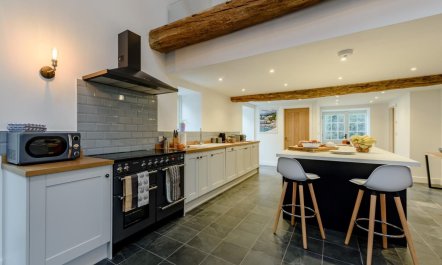 6 Bed in Petrockstow 8