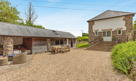 6 Bed in Petrockstow 8