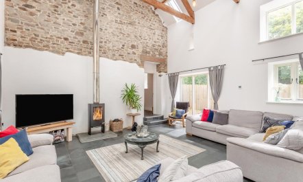 6 Bed in Petrockstow 8
