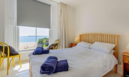 2 Bed in Tenby 9