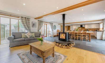 6 Bed in Holsworthy 1