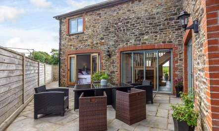 6 Bed in Holsworthy 2