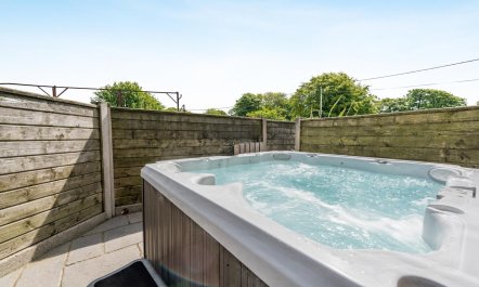 6 Bed in Holsworthy 4