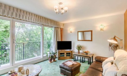 3 Bed in Windermere