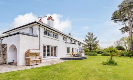 7 Bed in Bude