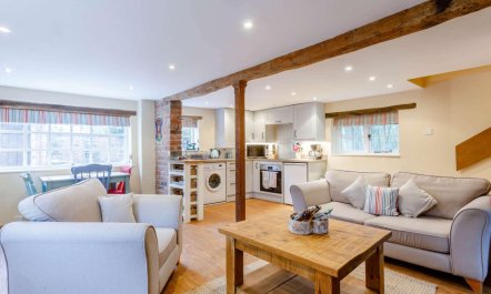 1 Bed in Pershore 3