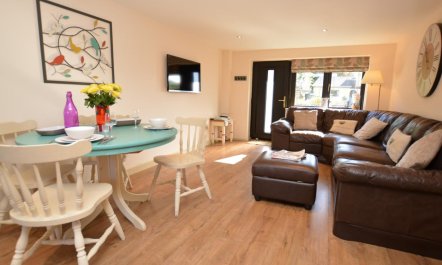 1 Bed in Axminster 4