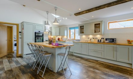 4 Bed in Dorchester 1
