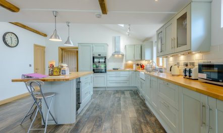 4 Bed in Dorchester 5