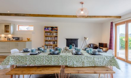 4 Bed in Owermoigne 2