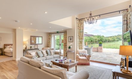 3 Bed in Dorchester 1