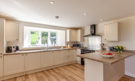 3 Bed in Dorchester 9
