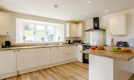 3 Bed in Dorchester 7