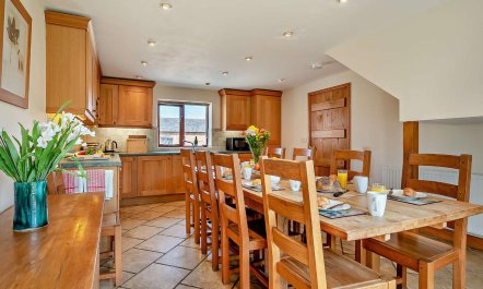 4 Bed in Stratford -upon- Avon 2