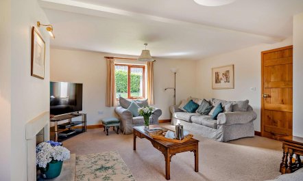 4 Bed in Stratford -upon- Avon 6