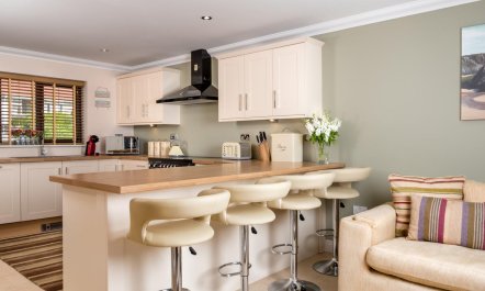 4 Bed in Ystradgynlais 2