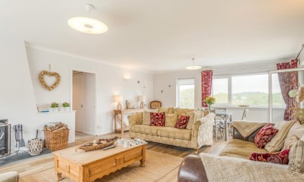 4 Bed in Saundersfoot 1