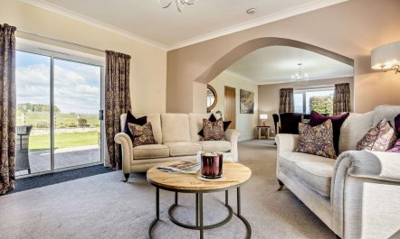 2 Bed in Toft Hill 5