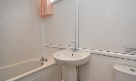 2 Bed in Nolton Haven 8