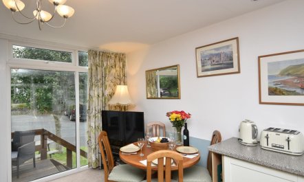 2 Bed in Nolton Haven 6