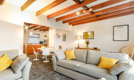 2 Bed in Windermere 4