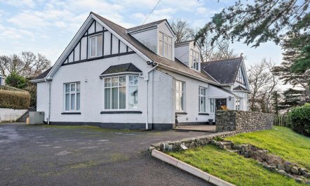 6 Bed in Aberaeron