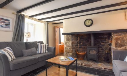 3 Bed in Northcott Mouth 6