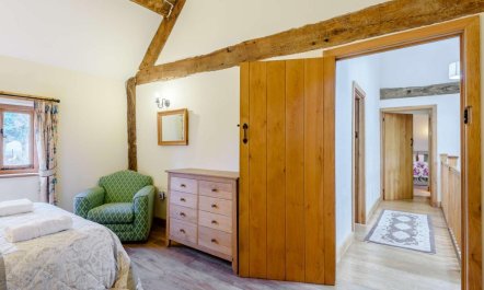 4 Bed in Newtown 8