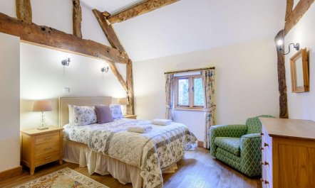 4 Bed in Newtown 7