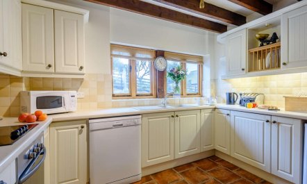 4 Bed in Newtown 5