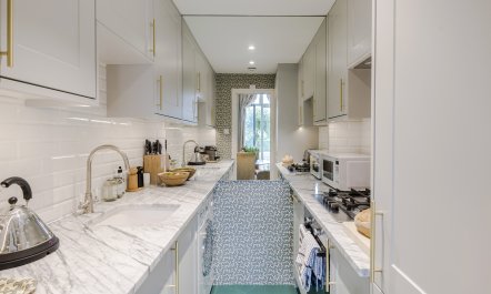 Eccleston Elegance 8