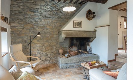 Old Tuscan Farmhouse 4