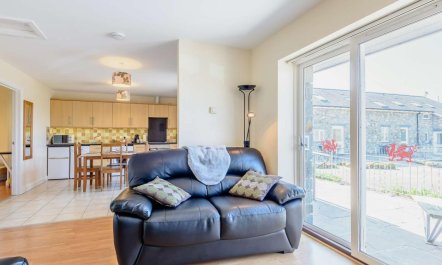 2 Bed in Bala 4