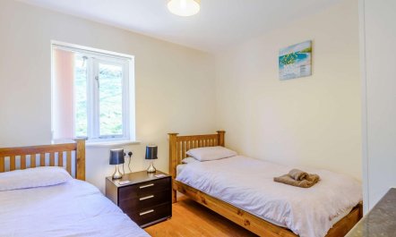 2 Bed in Bala 1