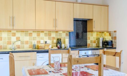 2 Bed in Bala 0