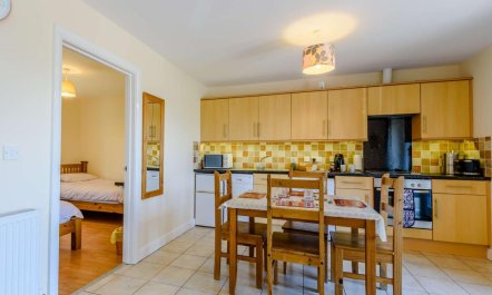 2 Bed in Bala 5
