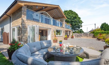 5 Bed in Pentraeth