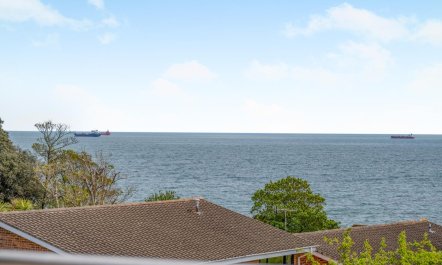 4 Bed in Seaview 2