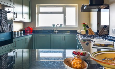 4 Bed in Seaview 6