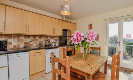 2 Bed in Bala 7